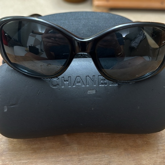 Chanel woman’s sunglasses - Picture 3 of 4